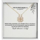 Zbliżenie na złoty naszyjnik Koniczynka - prezent dla koleżanki