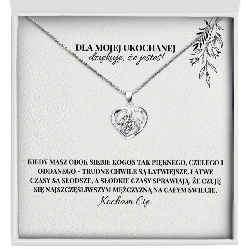 naszyjnik-dla-mojej-ukochanej-serce-trojramienne-zblizenie Zbliżenie na srebrny naszyjnik serce trójramienne - prezent dla mojej ukochanej