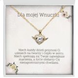 Zbliżenie na naszyjnik serce ze skrzydłami - prezent dla mojej wnuczki
