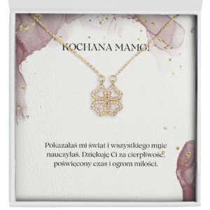 Zbliżenie na złoty łańcuszek Koniczynka - prezent dla kochanej mamy