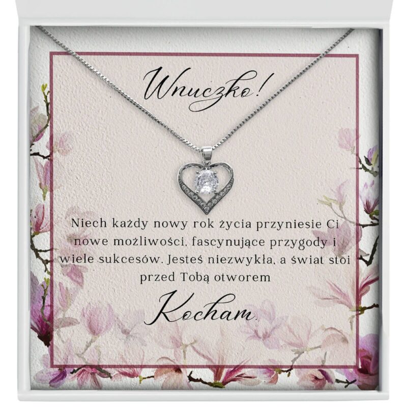 naszyjnik-wnuczko-serce-z-cyrkonia-zblizenie Zbliżenie na srebrny naszyjnik Serce z cyrkonią - prezent dla wnuczki