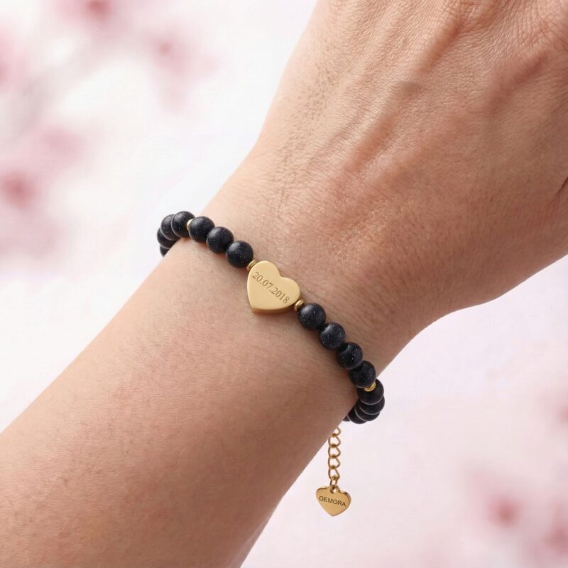 prezentacja-na-rece-zlotej-bransoletki-z-nocy-kairu Prezentacja na ręce złotej bransoletki personalizowanej z Nocy Kairu