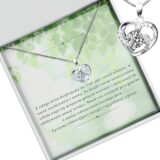 Podziękowania od klasy dla nauczycielki. Biżuteria na prezent