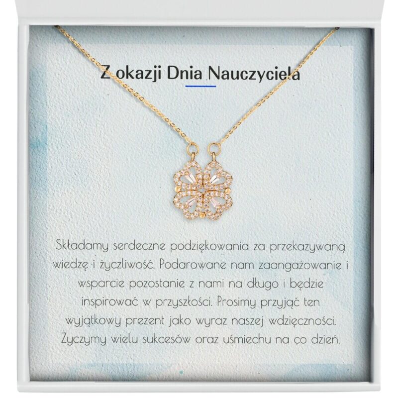 zlota koniczyna prosto (2) (1) Złota koniczynka - Zbliżenie na naszyjnik z dedykacją z okazji Dnia Nauczyciela