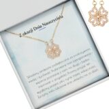 Złota koniczynka - Naszyjnik z dedykacją z okazji Dnia Nauczyciela